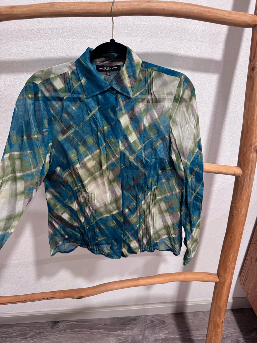 100% silk Abstract Pleated Sheer Button Front Blouse Size